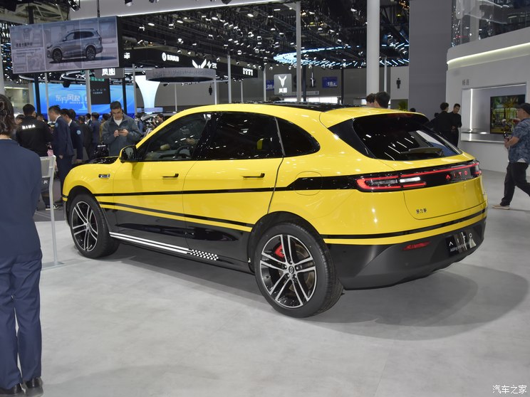 赛力斯汽车 问界M5 2023款 都市幻彩套装 赛力斯汽车 问界M5 2023款 都市幻彩套装