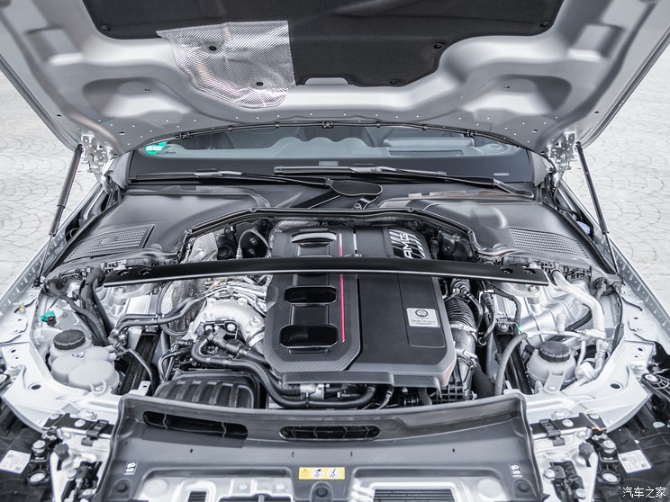 梅赛德斯-AMG 奔驰C级AMG新能源 2023款 AMG C 63 S E Performance 欧洲版 梅赛德斯-AMG 奔驰C级AMG新能源 2023款 AMG C 63 S E Performance 欧洲版