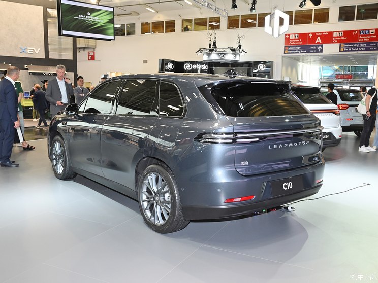 零跑汽车 零跑C10 2023款 基本型 零跑汽车 零跑C10 2023款 基本型