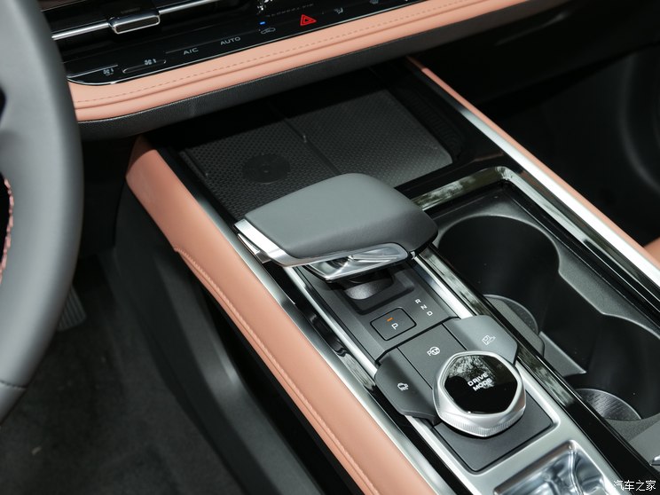 长安启源 长安启源Q05 2023款 插电式混合动力基本型 长安启源 长安启源Q05 2023款 插电式混合动力基本型