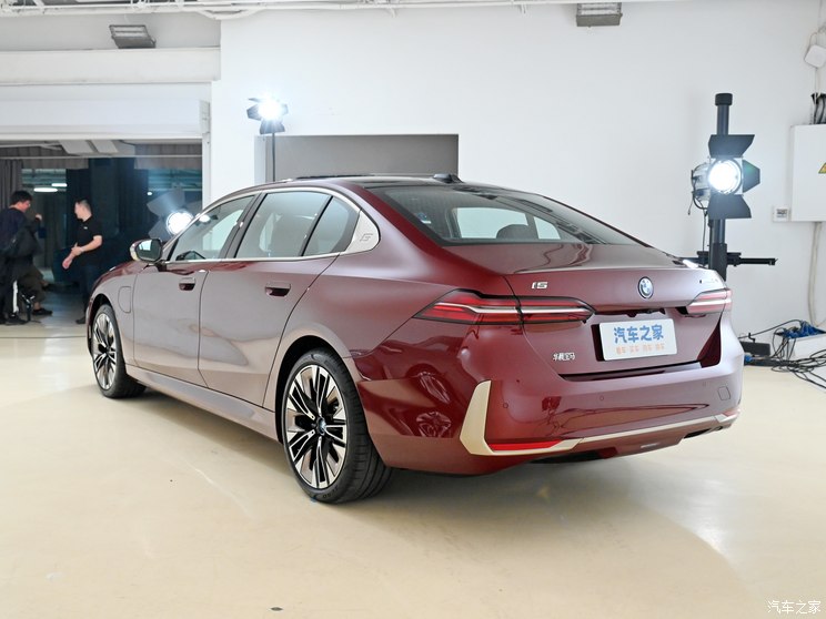 华晨宝马 宝马i5 2024款 eDrive 40L 豪华套装 华晨宝马 宝马i5 2024款 eDrive 40L 豪华套装