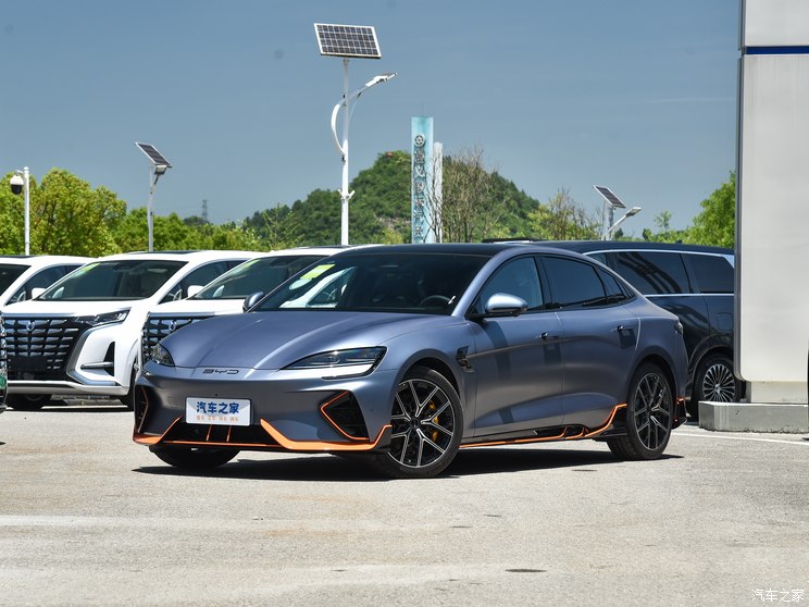 比亚迪 海豹 2023款 冠军版 650km 四驱性能版 比亚迪 海豹 2023款 冠军版 650km 四驱性能版