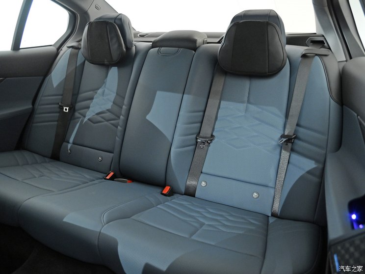 华晨宝马 宝马i5 2024款 eDrive 40L 豪华套装 华晨宝马 宝马i5 2024款 eDrive 40L 豪华套装