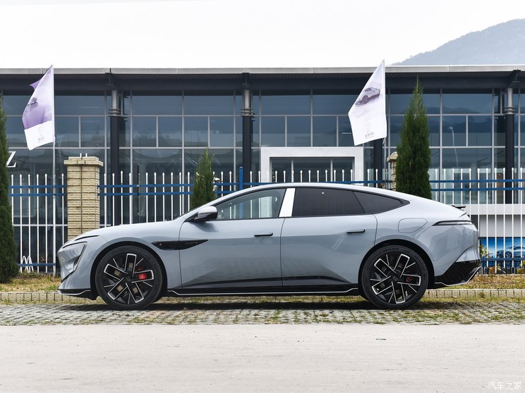 阿维塔科技 阿维塔12 2023款 650 三激光四驱性能版 阿维塔科技 阿维塔12 2023款 650 三激光四驱性能版