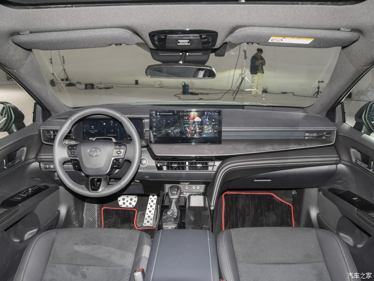 广汽丰田 凯美瑞 2024款 2.0S 混动高配 广汽丰田 凯美瑞 2024款 2.0S 混动高配