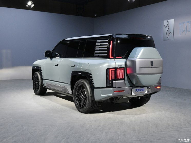 仰望 仰望U8 2023款 豪华版 仰望 仰望U8 2023款 豪华版