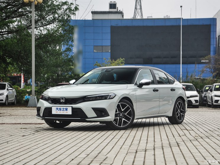 东风本田 思域 2023款 HATCHBACK 2.0L e:HEV 极控版 东风本田 思域 2023款 HATCHBACK 2.0L e:HEV 极控版