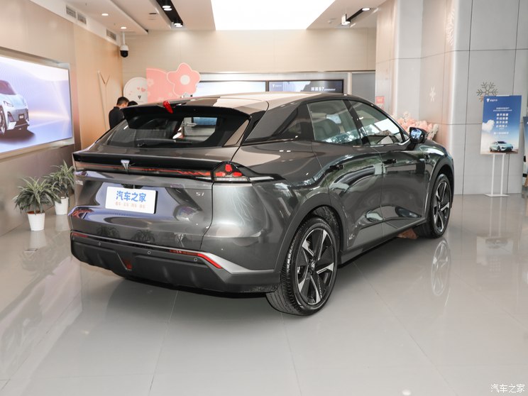 深蓝汽车 深蓝S7 2023款 520Max纯电版 深蓝汽车 深蓝S7 2023款 520Max纯电版