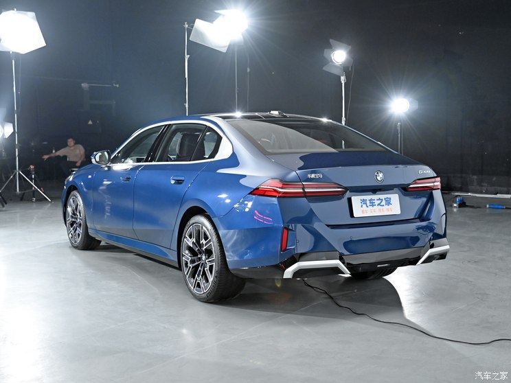 华晨宝马 宝马5系 2024款 530Li M运动套装 华晨宝马 宝马5系 2024款 530Li M运动套装