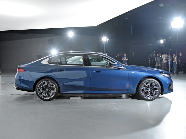 华晨宝马 宝马5系 2024款 530Li M运动套装 华晨宝马 宝马5系 2024款 530Li M运动套装