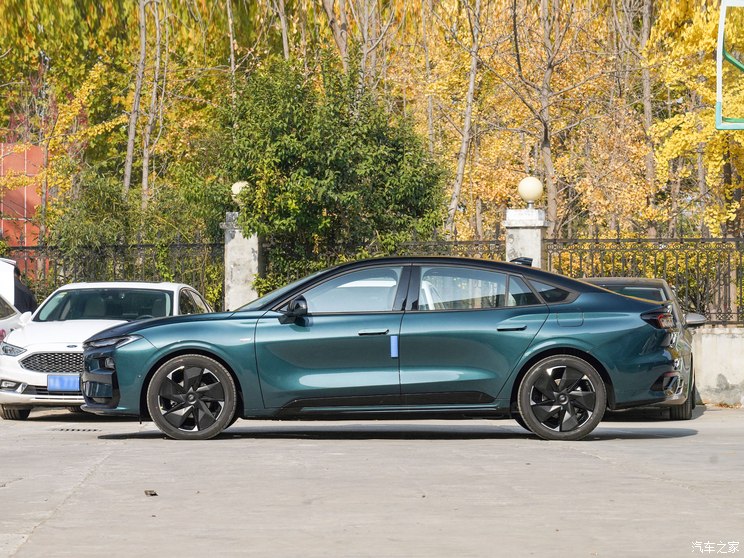 长安福特 蒙迪欧 2023款 1.5T 混动版 长安福特 蒙迪欧 2023款 1.5T 混动版