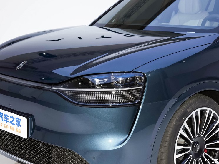 赛力斯汽车 问界M9 2023款 纯电 赛力斯汽车 问界M9 2023款 纯电