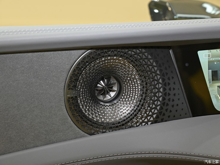 路特斯 路特斯EMEYA 2023款 R+ 路特斯 路特斯EMEYA 2023款 R+