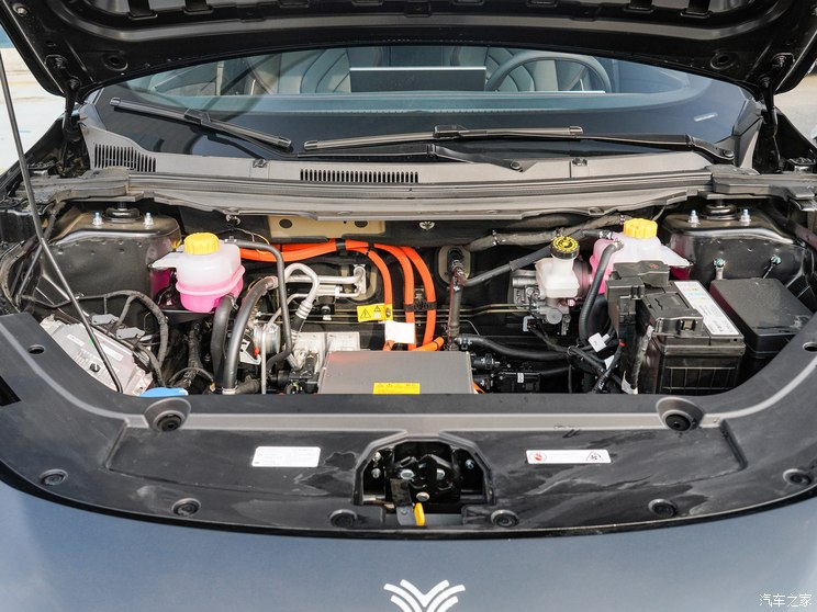 合众汽车 哪吒X 2023款 400 Lite 合众汽车 哪吒X 2023款 400 Lite