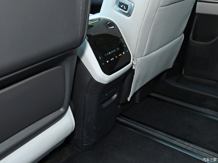 上汽大通 上汽大通MAXUS G70 2023款 2.0T 自动旗舰版 上汽大通 上汽大通MAXUS G70 2023款 2.0T 自动旗舰版