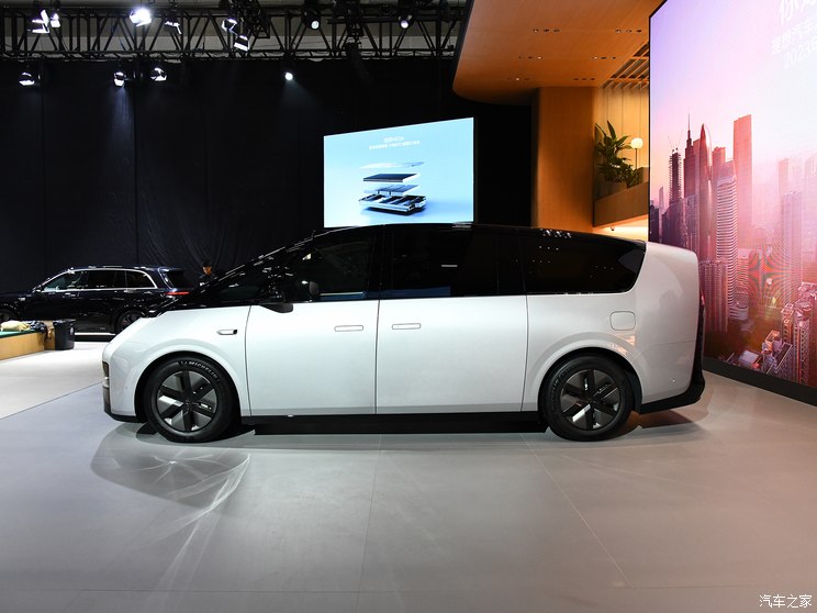 理想汽车 理想MEGA 2023款 Max 理想汽车 理想MEGA 2023款 Max