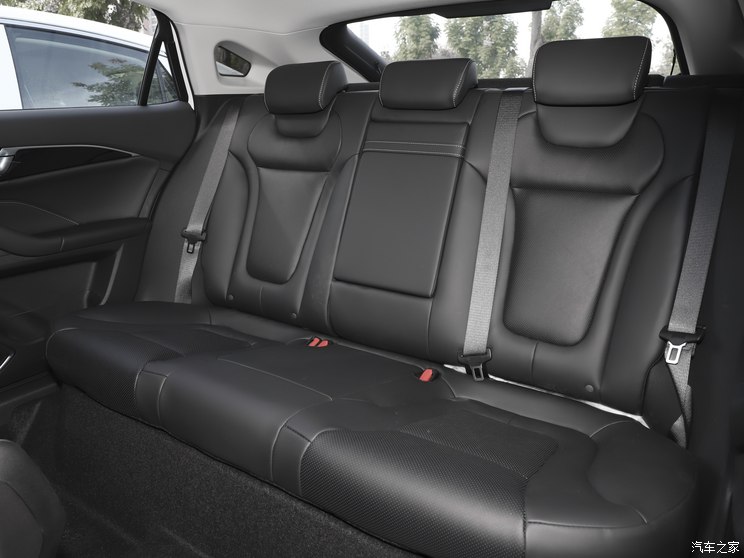 一汽奔腾 奔腾B70 2024款 2.0T 一汽奔腾 奔腾B70 2024款 2.0T