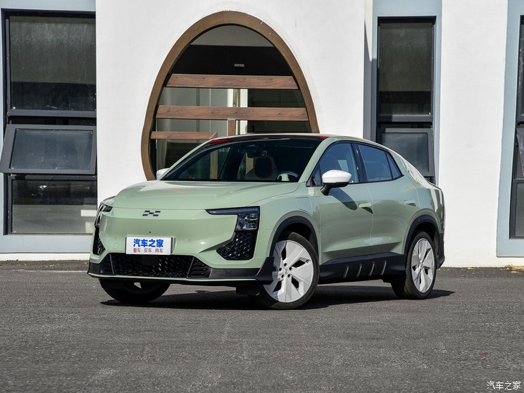 爱驰汽车 爱驰U6 2023款 好声音特别版 63kWh 爱驰汽车 爱驰U6 2023款 好声音特别版 63kWh