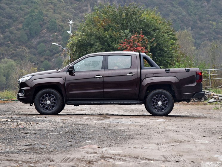 江铃汽车 域虎7 2022款 2.0T自动柴油四驱尊享型标轴 江铃汽车 域虎7 2022款 2.0T自动柴油四驱尊享型标轴