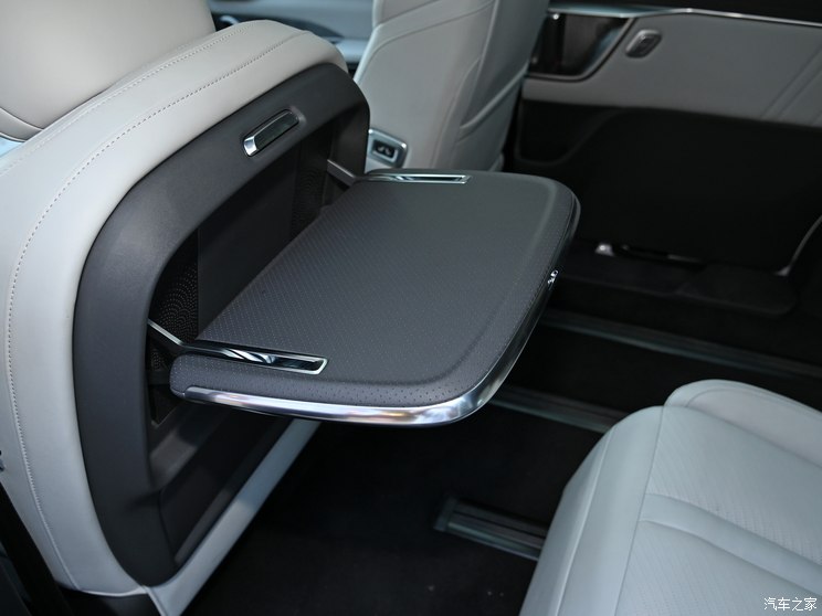 上汽大通 上汽大通MAXUS G70 2023款 2.0T 自动旗舰版 上汽大通 上汽大通MAXUS G70 2023款 2.0T 自动旗舰版