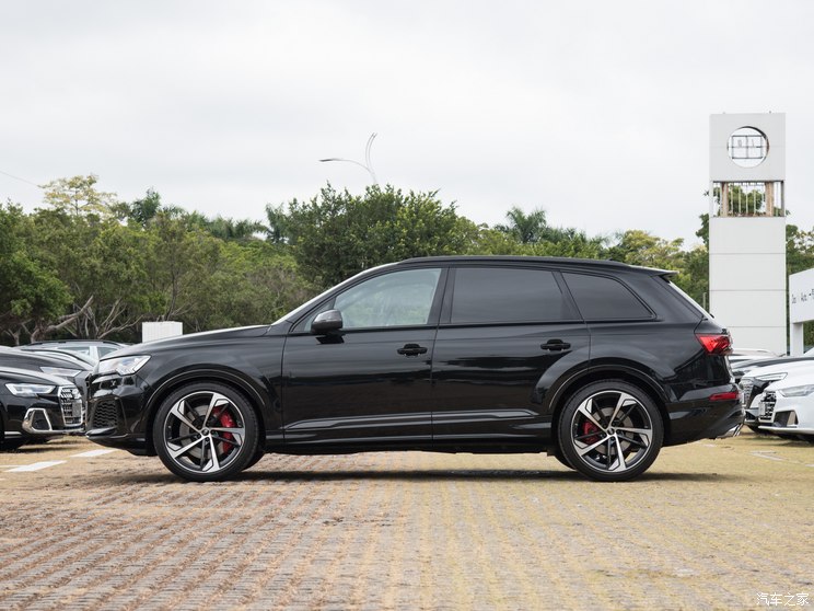 奥迪(进口) 奥迪SQ7 2024款 4.0 TFSI 暗夜骑士版 奥迪(进口) 奥迪SQ7 2024款 4.0 TFSI 暗夜骑士版