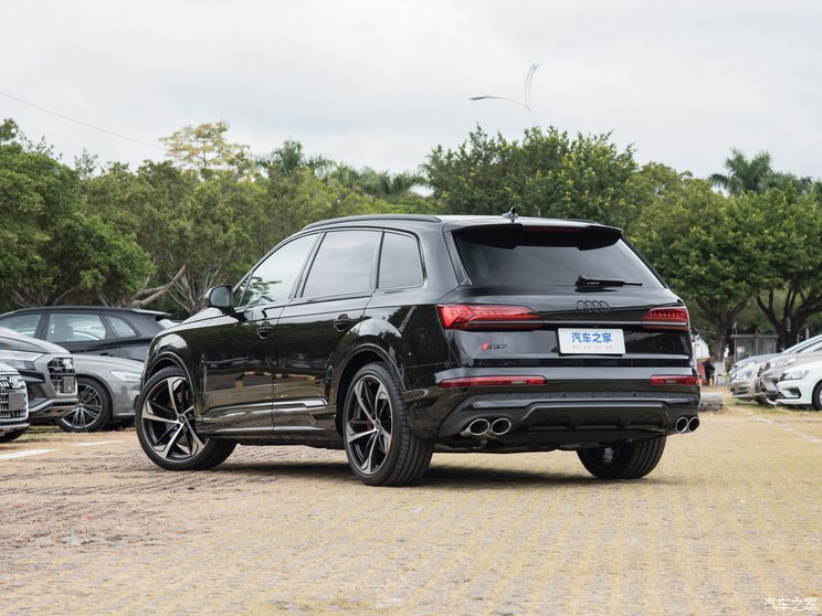 奥迪(进口) 奥迪SQ7 2024款 4.0 TFSI 暗夜骑士版 奥迪(进口) 奥迪SQ7 2024款 4.0 TFSI 暗夜骑士版