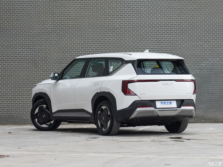 悦达起亚 起亚EV5 2024款 530 Light 悦达起亚 起亚EV5 2024款 530 Light