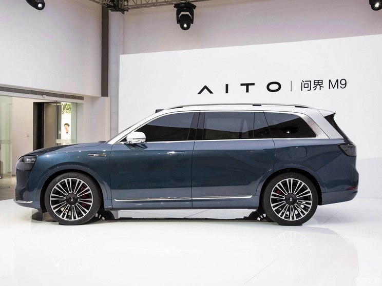 赛力斯汽车 问界M9 2023款 纯电 赛力斯汽车 问界M9 2023款 纯电