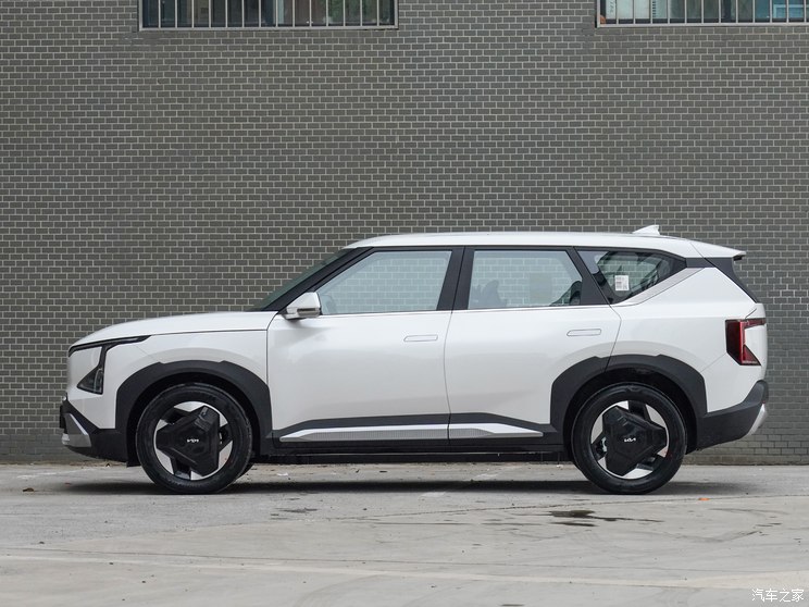 悦达起亚 起亚EV5 2024款 530 Light 悦达起亚 起亚EV5 2024款 530 Light