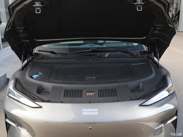 吉利汽车 银河E8 2023款 基本型 吉利汽车 银河E8 2023款 基本型