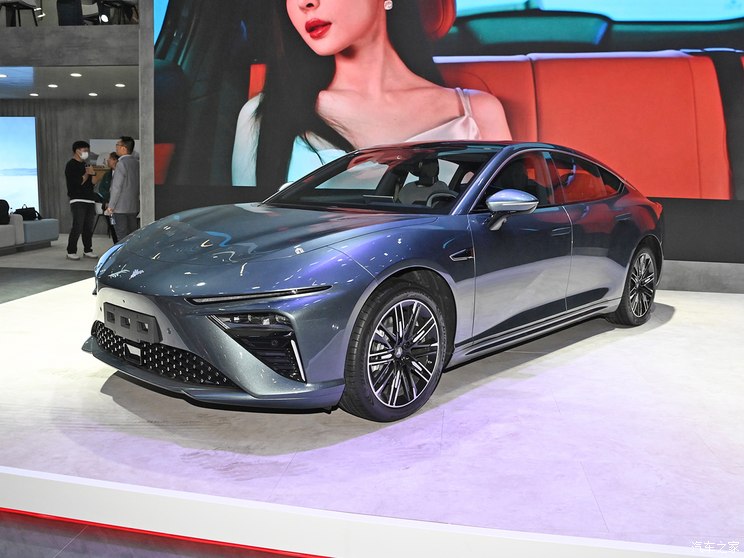 合众汽车 哪吒S 2024款 纯电 715版 合众汽车 哪吒S 2024款 纯电 715版