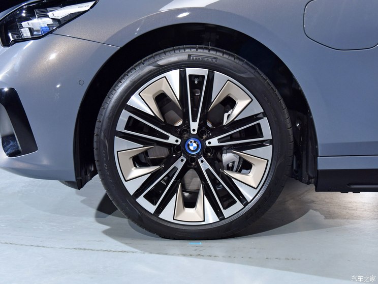 华晨宝马 宝马i5 2024款 eDrive 40L M运动套装 华晨宝马 宝马i5 2024款 eDrive 40L M运动套装