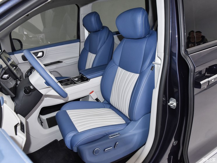 江汽集团 瑞风RF8 PHEV 2024款 智聆版 1.5T 150KM 旗舰型 江汽集团 瑞风RF8 PHEV 2024款 智聆版 1.5T 150KM 旗舰型