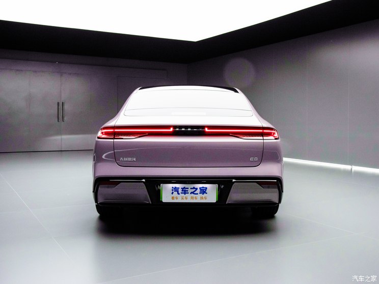 吉利汽车 银河E8 2024款 665km 星舰 智驾版 吉利汽车 银河E8 2024款 665km 星舰 智驾版