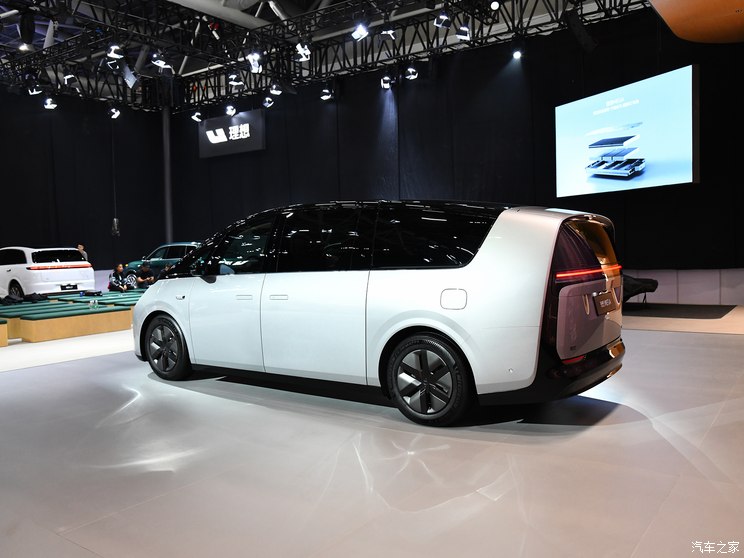 理想汽车 理想MEGA 2023款 Max 理想汽车 理想MEGA 2023款 Max