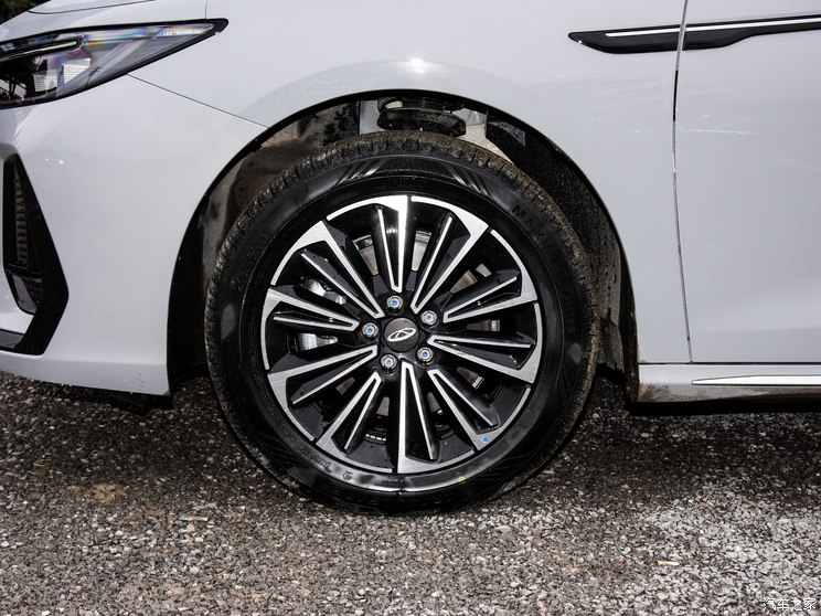 奇瑞汽车 风云A8 2024款 127长续航高配 奇瑞汽车 风云A8 2024款 127长续航高配