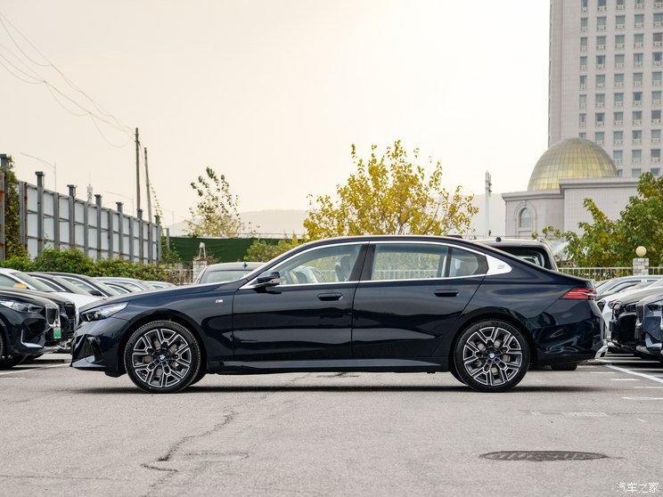 华晨宝马 宝马5系 2024款 530Li M运动套装 华晨宝马 宝马5系 2024款 530Li M运动套装
