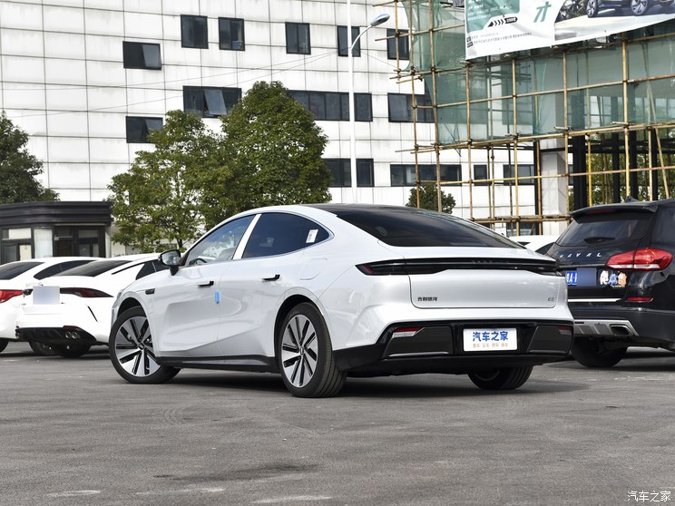 吉利汽车 银河E8 2024款 665km 星舰 远航版 吉利汽车 银河E8 2024款 665km 星舰 远航版