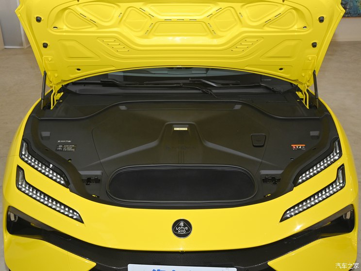 路特斯 路特斯EMEYA 2023款 R+ 路特斯 路特斯EMEYA 2023款 R+