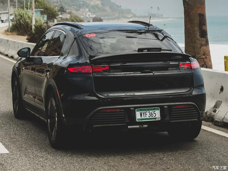 保时捷 Macan新能源 2024款 EV 基本型 保时捷 Macan新能源 2024款 EV 基本型