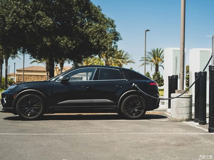 保时捷 Macan新能源 2024款 EV 基本型 保时捷 Macan新能源 2024款 EV 基本型