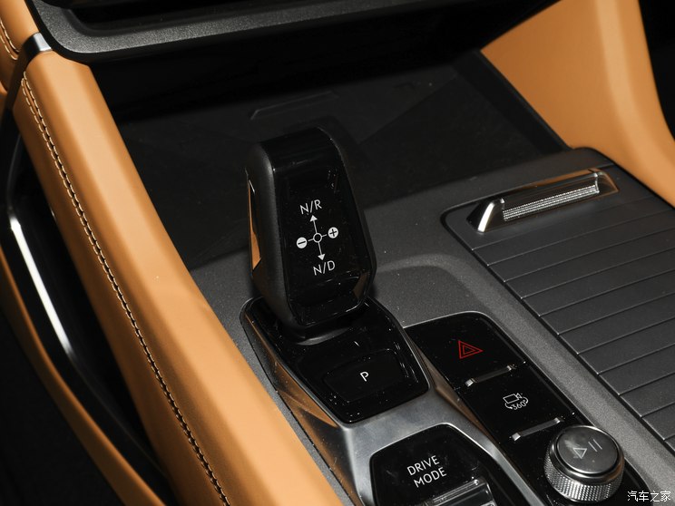 领克 领克09新能源 2024款 EM-P 基本型 六座 领克 领克09新能源 2024款 EM-P 基本型 六座