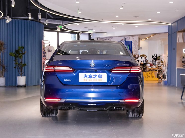 华晨宝马 宝马i5 2024款 eDrive 35L 豪华套装 华晨宝马 宝马i5 2024款 eDrive 35L 豪华套装