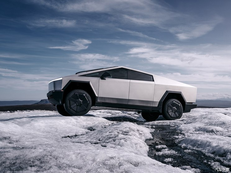 特斯拉(进口) Cybertruck 2024款 后轮驱动版 特斯拉(进口) Cybertruck 2024款 后轮驱动版