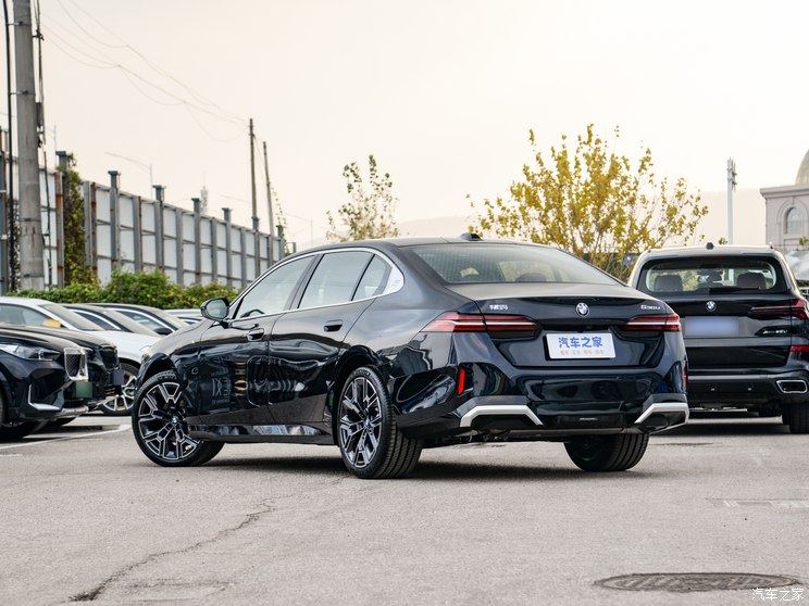 华晨宝马 宝马5系 2024款 530Li M运动套装 华晨宝马 宝马5系 2024款 530Li M运动套装