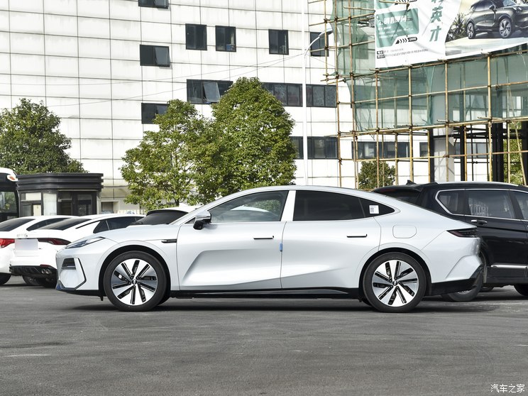 吉利汽车 银河E8 2024款 665km 星舰 远航版 吉利汽车 银河E8 2024款 665km 星舰 远航版