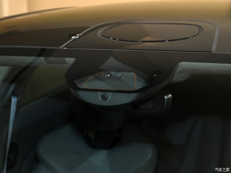 路特斯 路特斯EMEYA 2023款 R+ 路特斯 路特斯EMEYA 2023款 R+