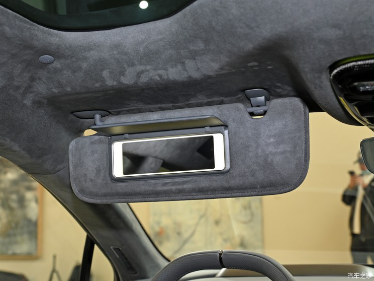 路特斯 路特斯EMEYA 2024款 R+ 路特斯 路特斯EMEYA 2024款 R+