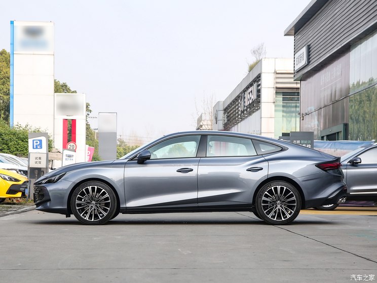 上汽集团 MG7 2023款 2.0T 自动猎美奢享版 上汽集团 MG7 2023款 2.0T 自动猎美奢享版