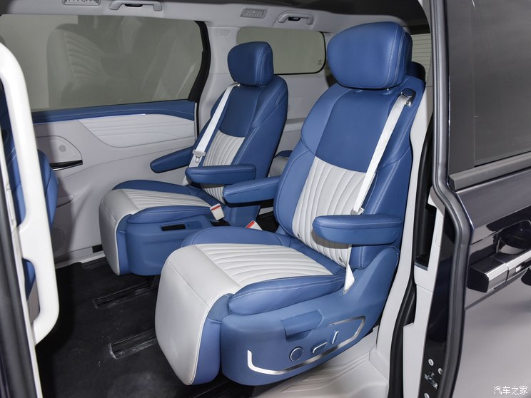 江汽集团 瑞风RF8 PHEV 2024款 智聆版 1.5T 150KM 旗舰型 江汽集团 瑞风RF8 PHEV 2024款 智聆版 1.5T 150KM 旗舰型